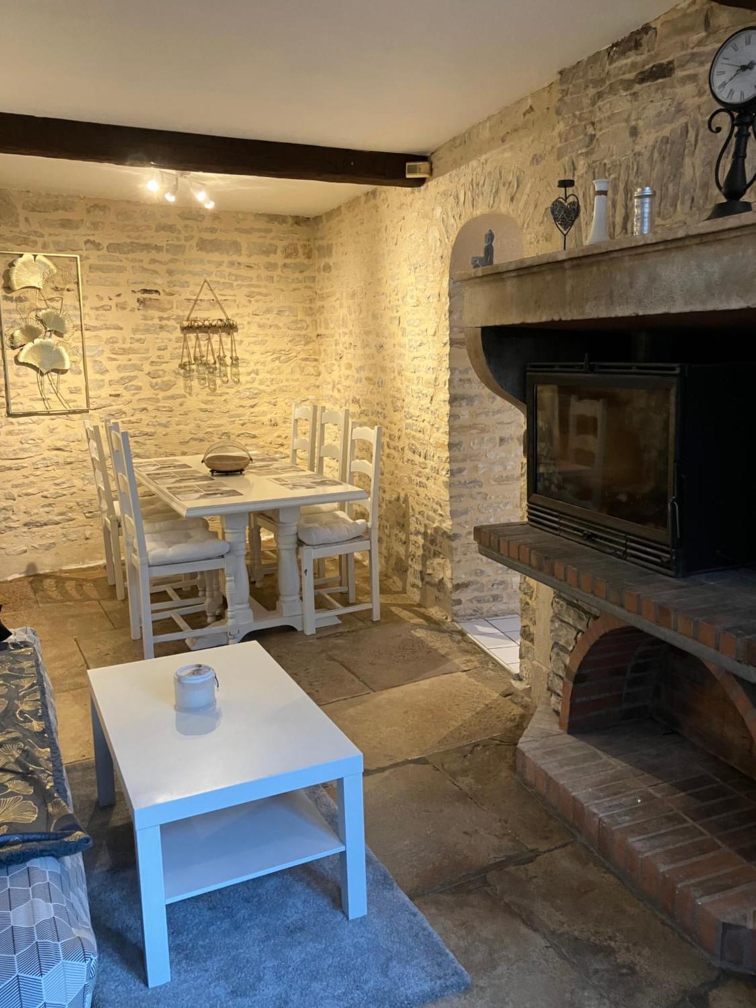 Precy-le-Sec Charmante Maison En Pierres מראה חיצוני תמונה
